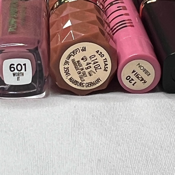 Assorted Lipstick Collection - Picture 2 of 11